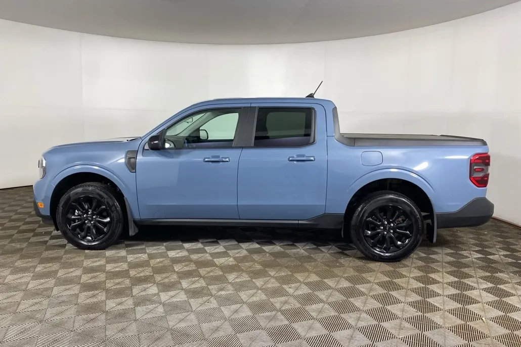 2024 Ford Maverick Lariat photo 1