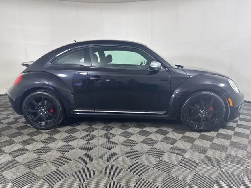 2012 Volkswagen Beetle photo 1