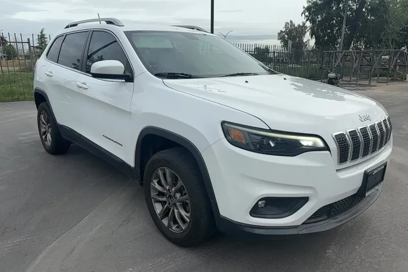 2019 Jeep Cherokee Latitude photo 1