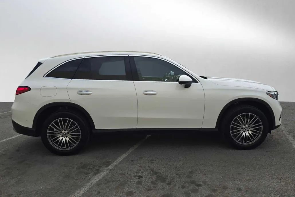 2026 Mercedes Benz GLC 300 4MATIC photo 1