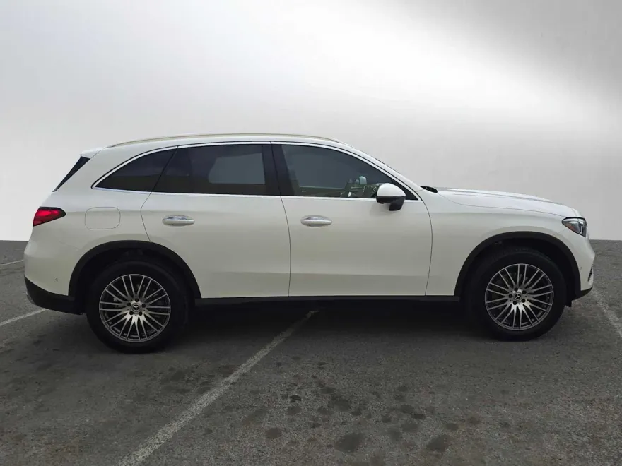 2026 Mercedes Benz GLC 300 4MATIC photo 1