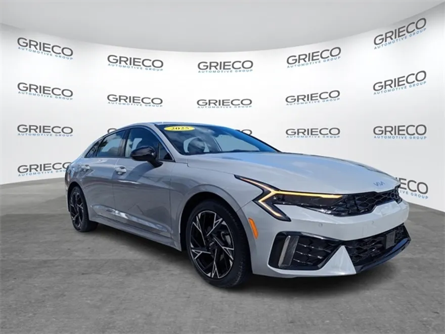 2025 Kia K5 GT-Line photo 1