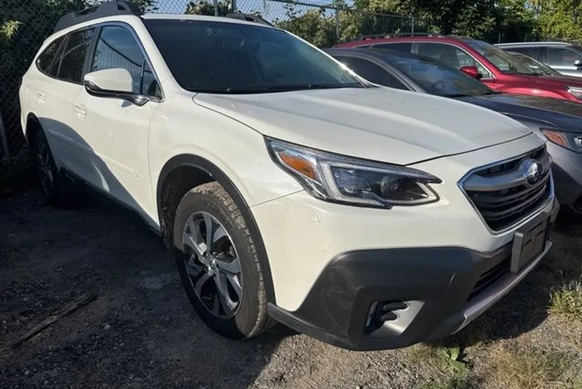 2022 Subaru Outback Limited photo 1