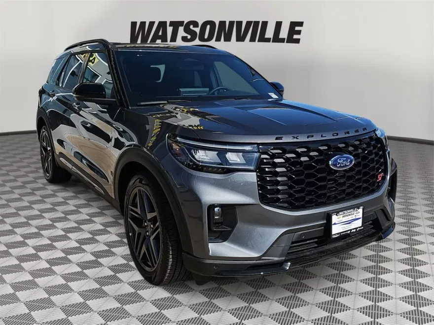 2025 Ford Explorer ST photo 1