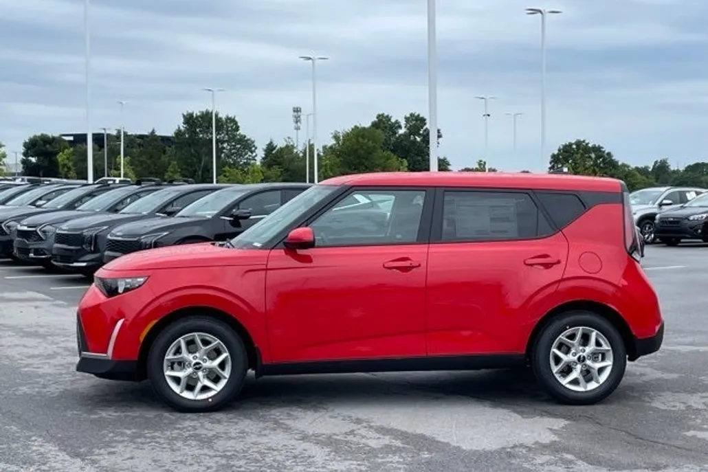 2025 Kia Soul S photo 1