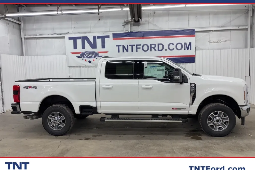 2025 Ford F-250 Lariat photo 1