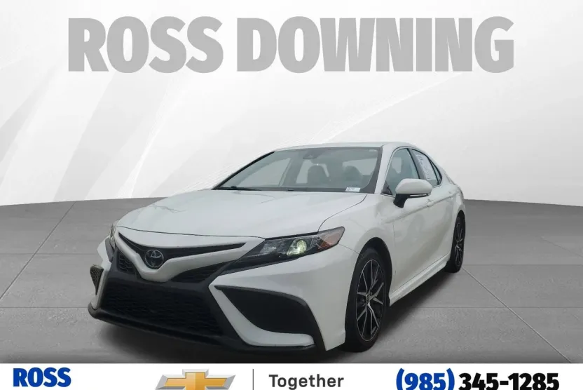 2023 Toyota Camry SE photo 1