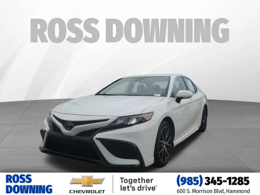 2023 Toyota Camry SE photo 1