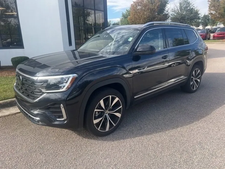 2024 Volkswagen Atlas SEL Premium R-Line photo 1
