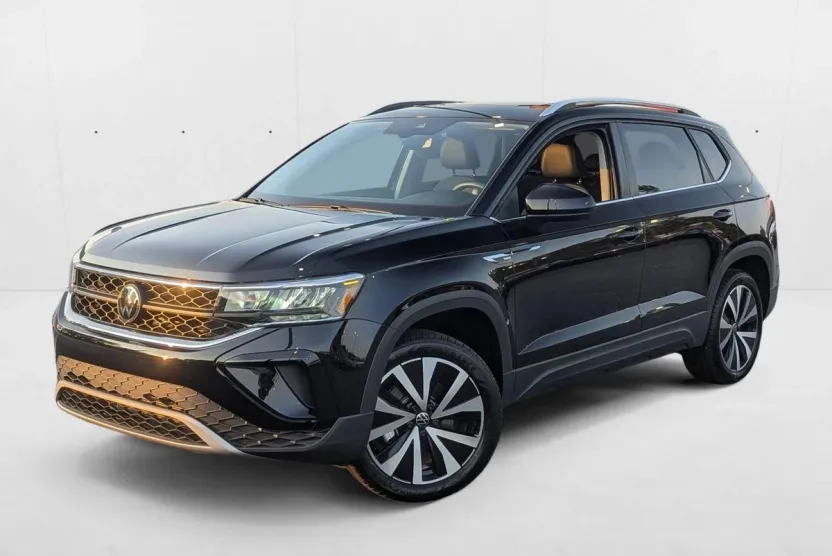 2024 Volkswagen Taos SE photo 1