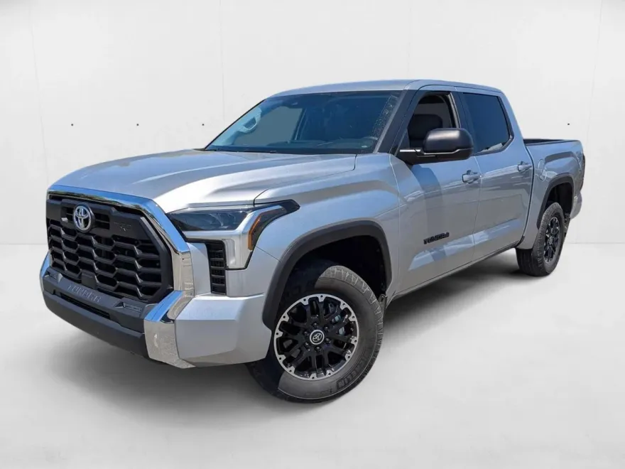 2023 Toyota Tundra SR5 photo 1