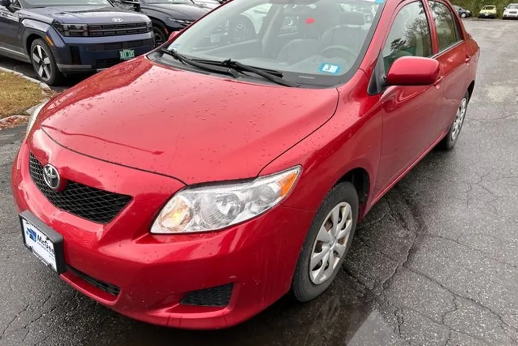2010 Toyota Corolla photo 1