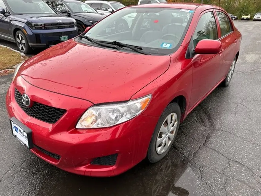 2010 Toyota Corolla photo 1