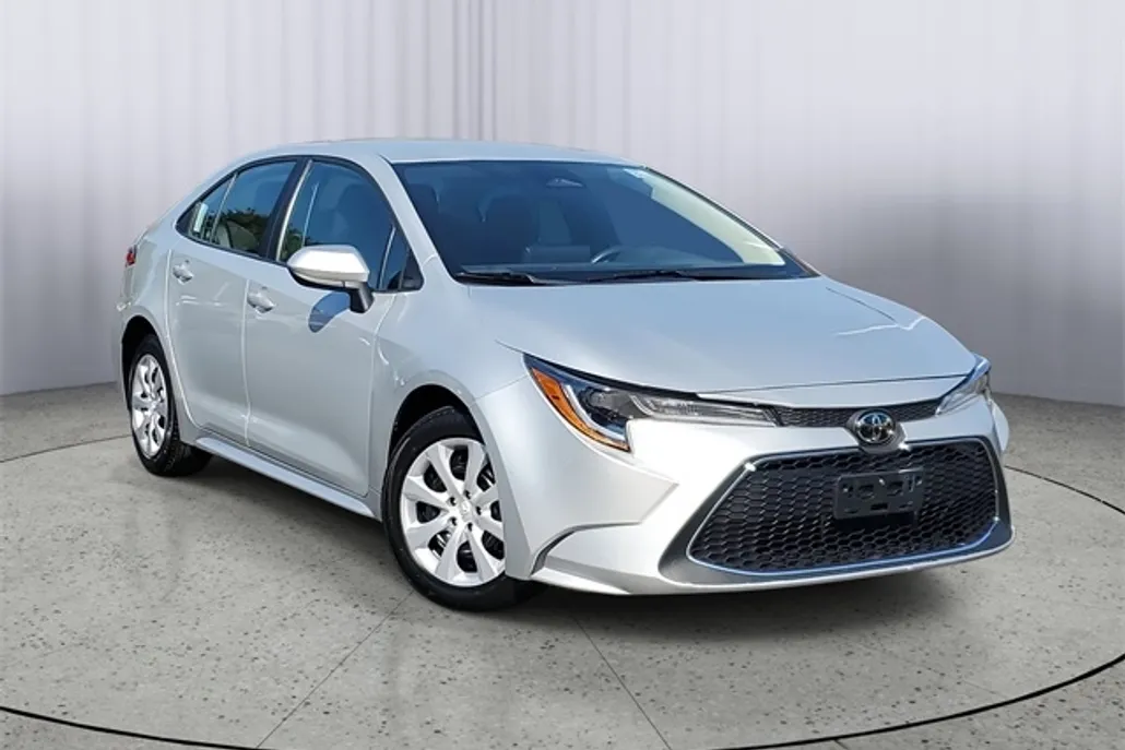 2023 Toyota Corolla LE photo 1