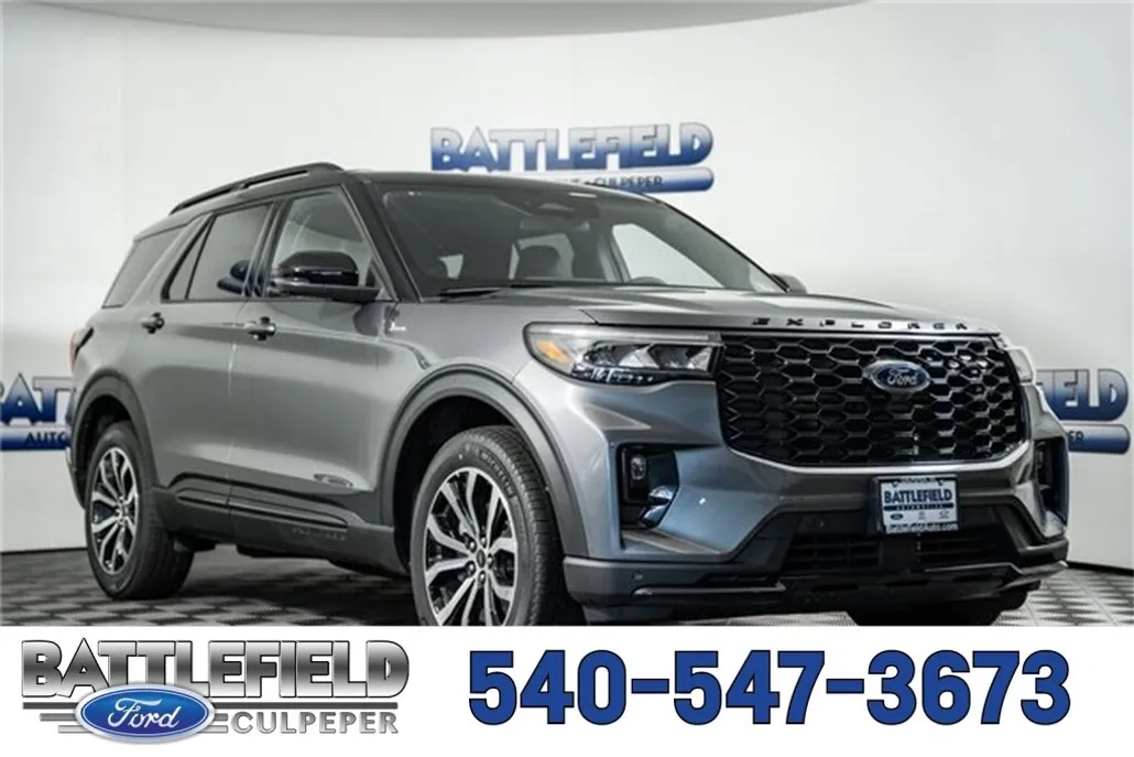 2025 Ford Explorer ST-Line photo 1