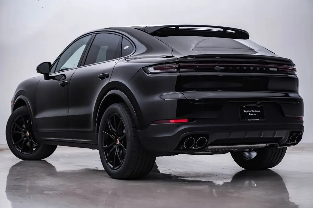 2026 Porsche Cayenne Coupe photo 1