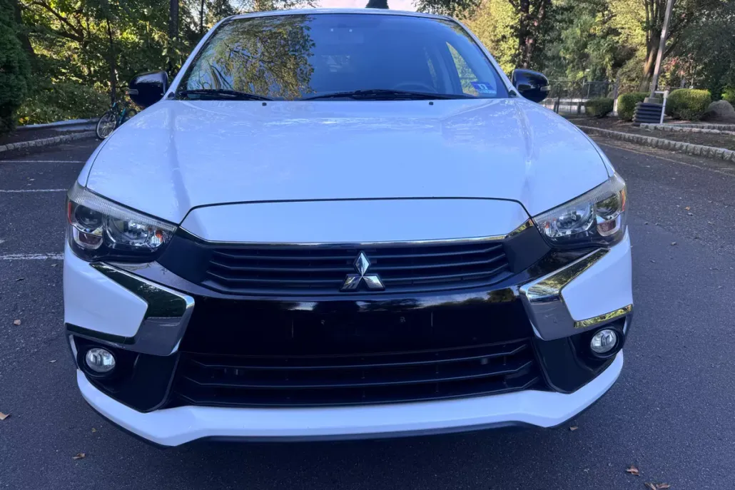 2017 Mitsubishi Outlander Sport ES photo 1
