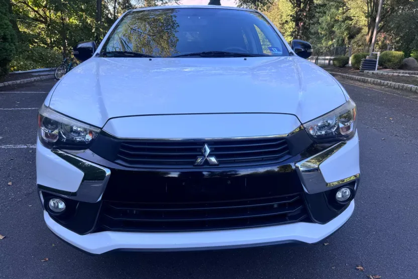 2017 Mitsubishi Outlander Sport ES photo 1