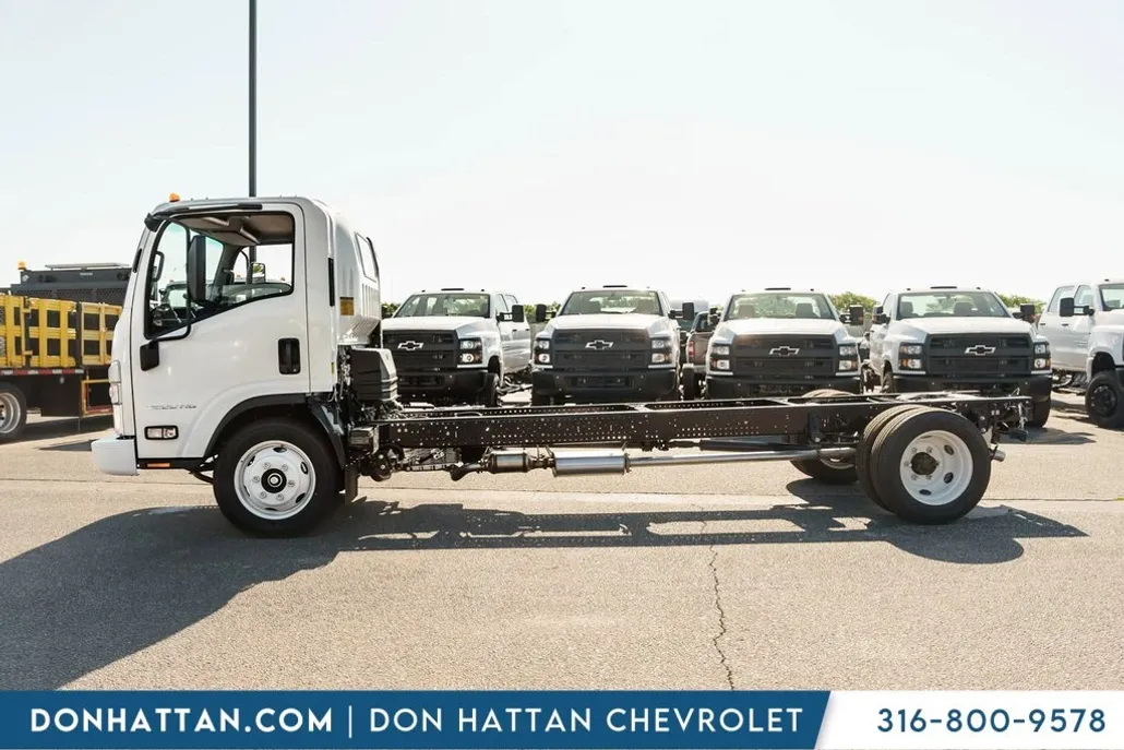 2025 Chevrolet Silverado 4500HD photo 1