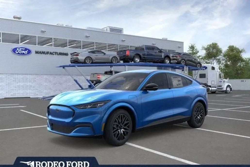 2025 Ford Mustang Mach-E Premium photo 1