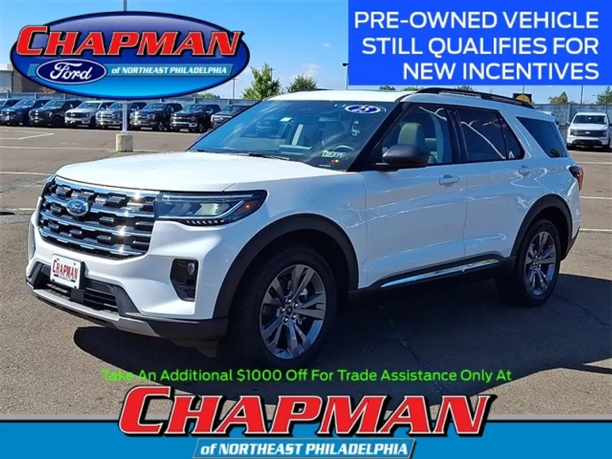 2025 Ford Explorer photo 1