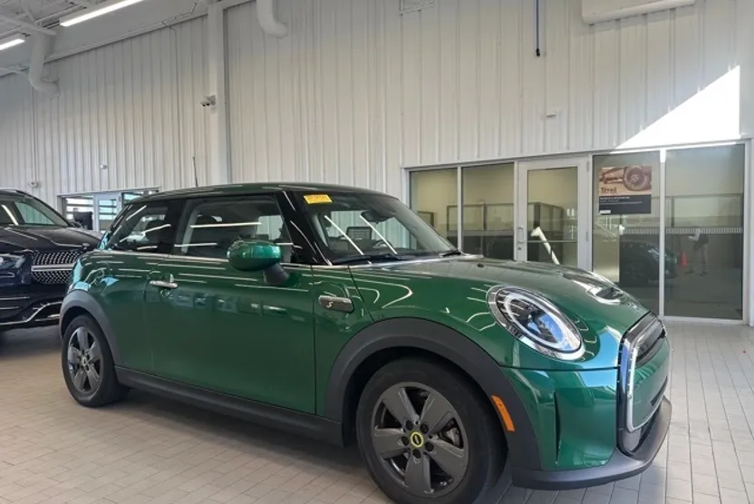 2022 Mini Cooper SE Signature photo 1