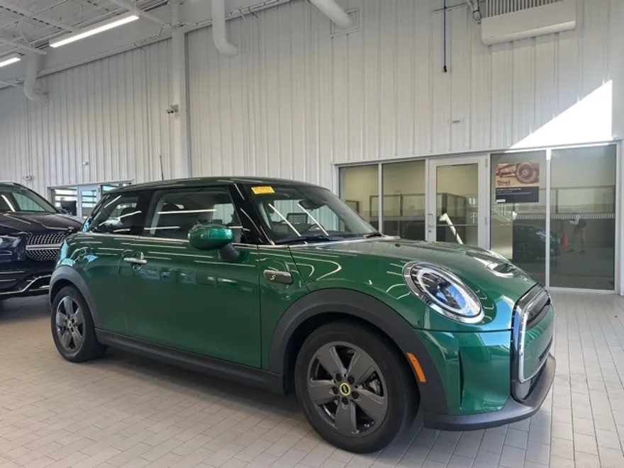 2022 Mini Cooper SE Signature photo 1