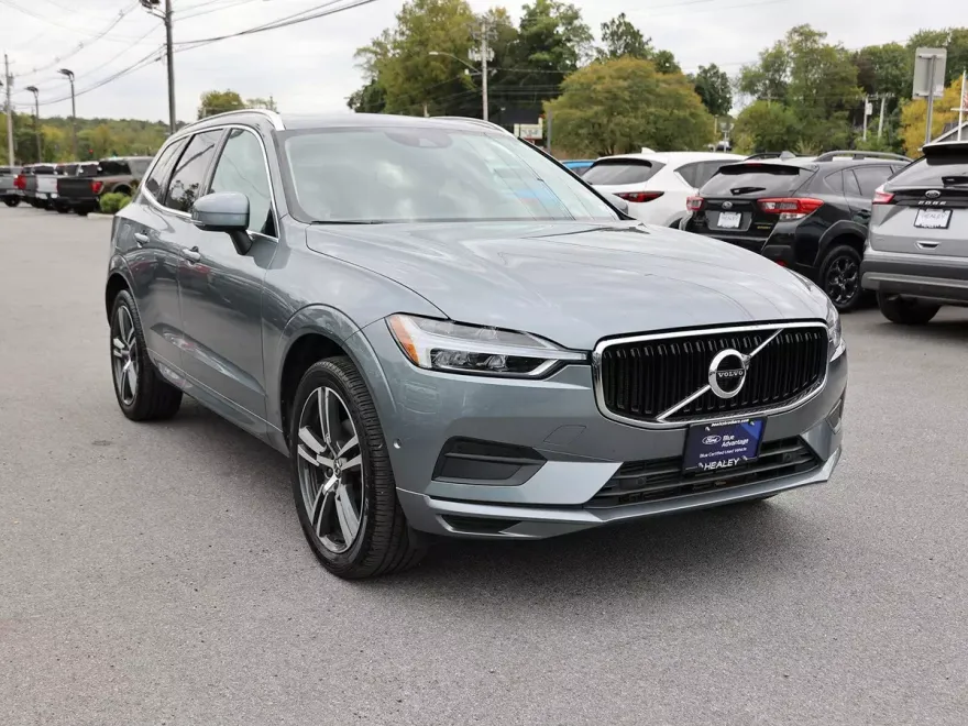 2019 Volvo XC60 T5 Momentum photo 1