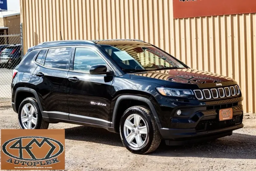 2022 Jeep Compass Latitude photo 1