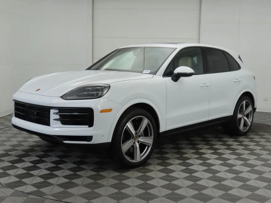 2025 Porsche Cayenne Base photo 1