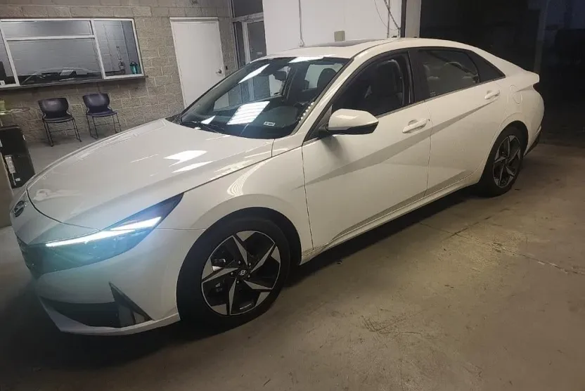 2021 Hyundai Elantra Limited photo 1