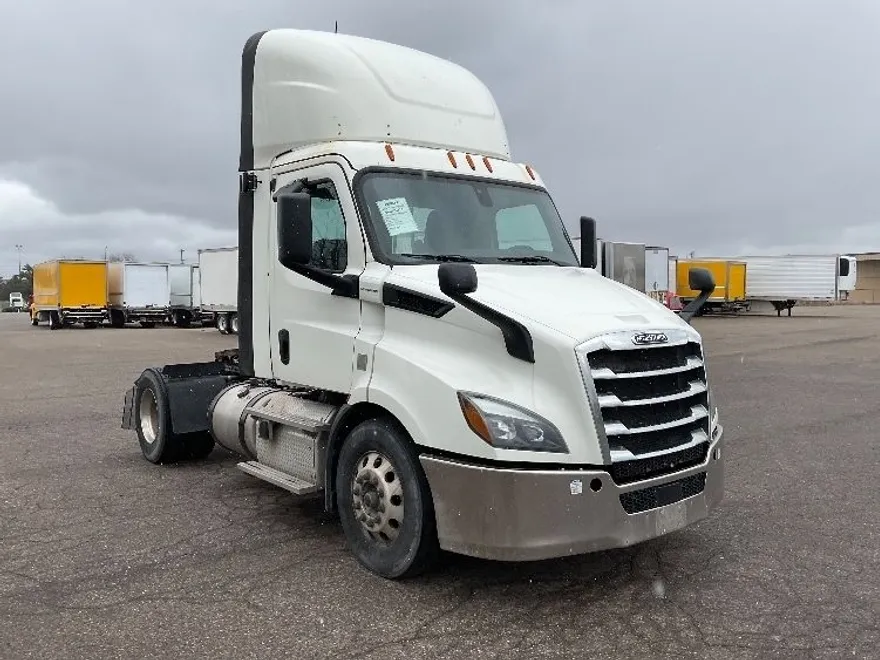 2019 Freightliner Cascadia 116" Day cab photo 1