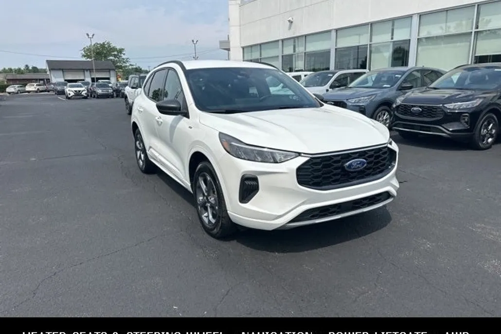 2024 Ford Escape ST-Line photo 1