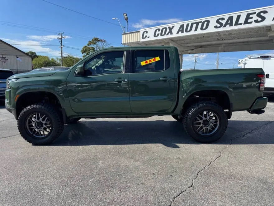 2022 Nissan Frontier SV photo 1