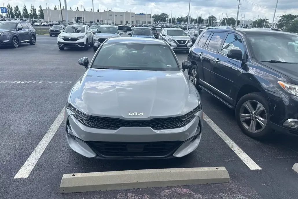 2024 Kia K5 GT-Line photo 1