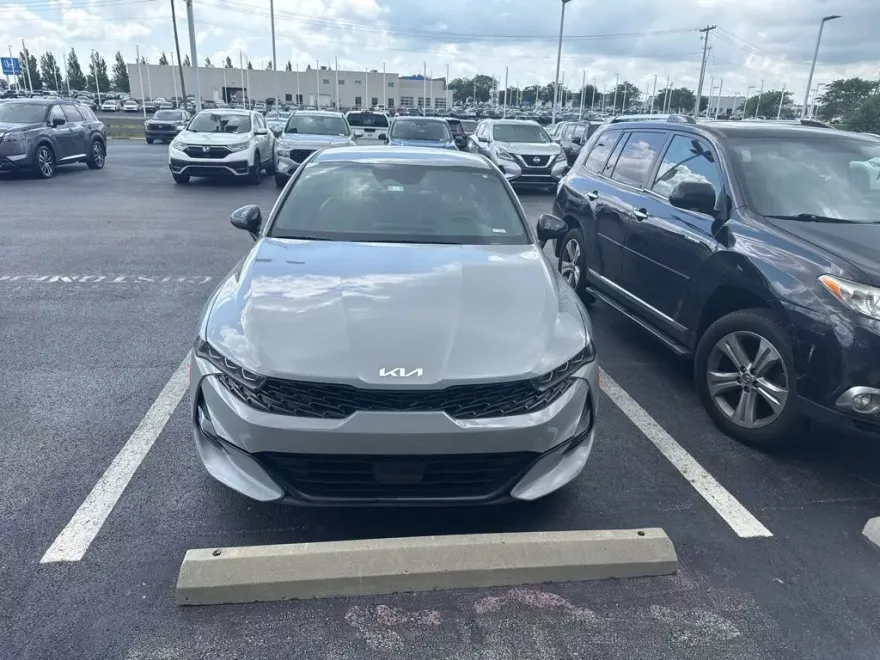 2024 Kia K5 GT-Line photo 1
