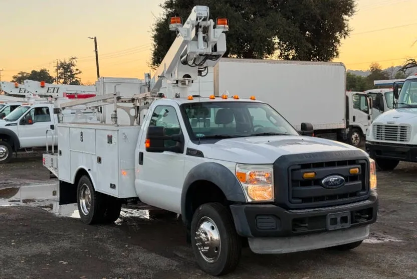2013 Ford F-450 photo 1