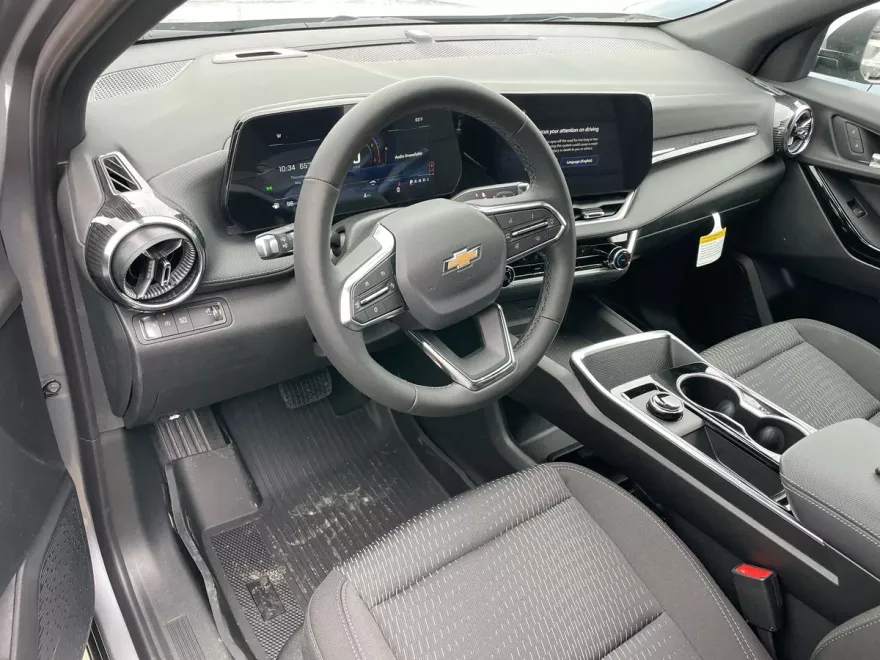 2026 Chevrolet Equinox LT photo 1