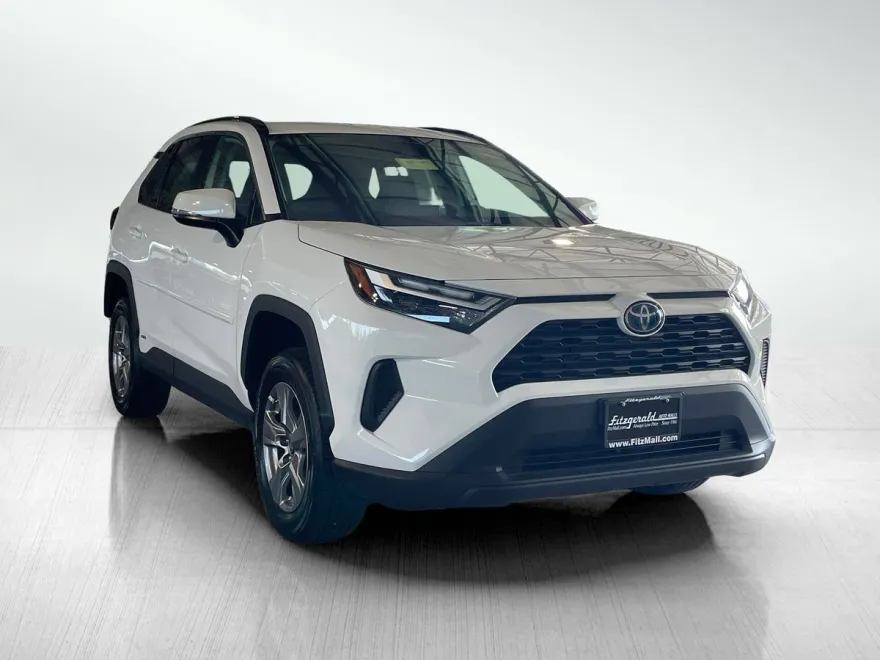 2024 Toyota RAV4 Hybrid LE photo 1