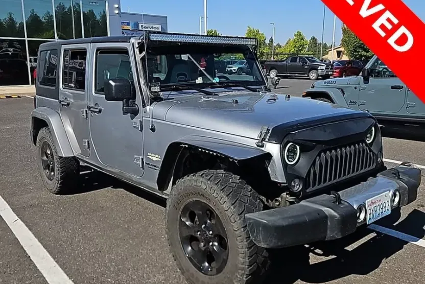 2014 Jeep Wrangler Unlimited Sahara photo 1