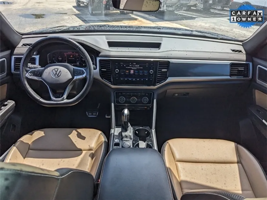 2022 Volkswagen Atlas Cross Sport SEL R-Line photo 1