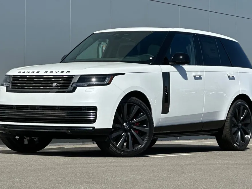 2025 Land Rover Range Rover SV photo 1