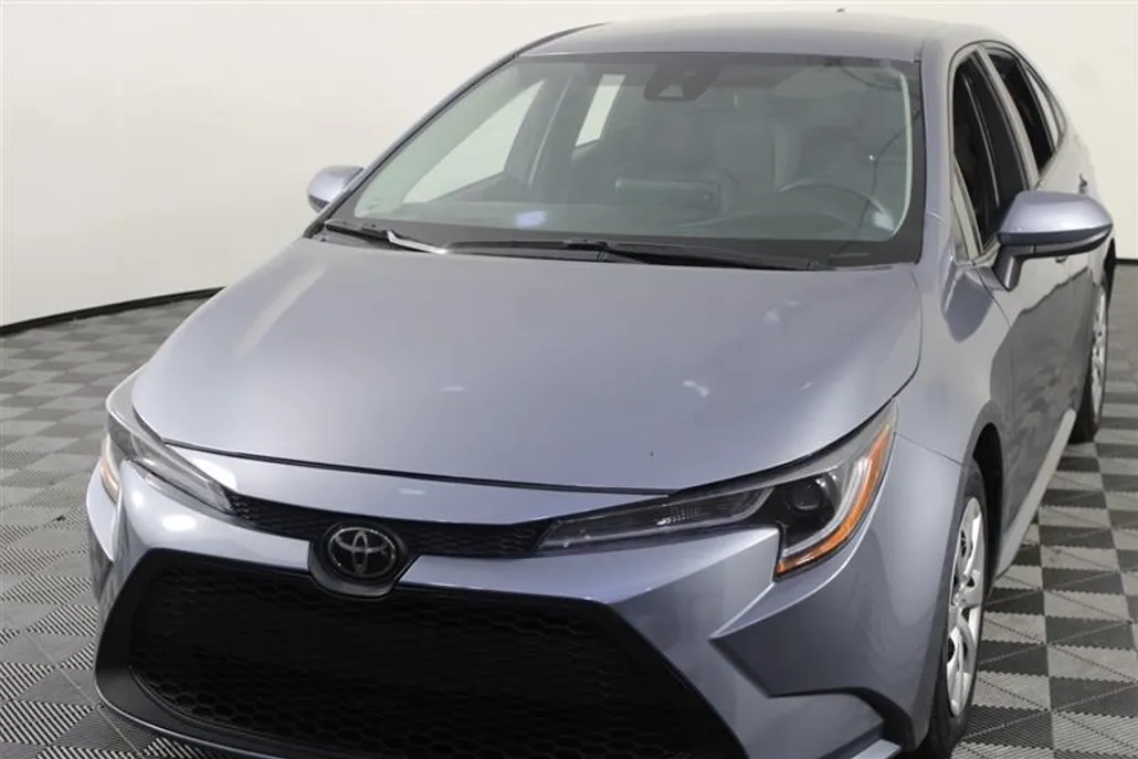 2022 Toyota Corolla LE photo 1