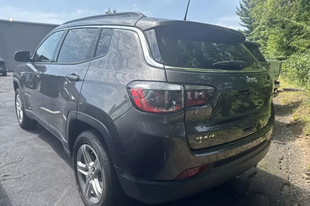 2023 Jeep Compass Latitude photo 1