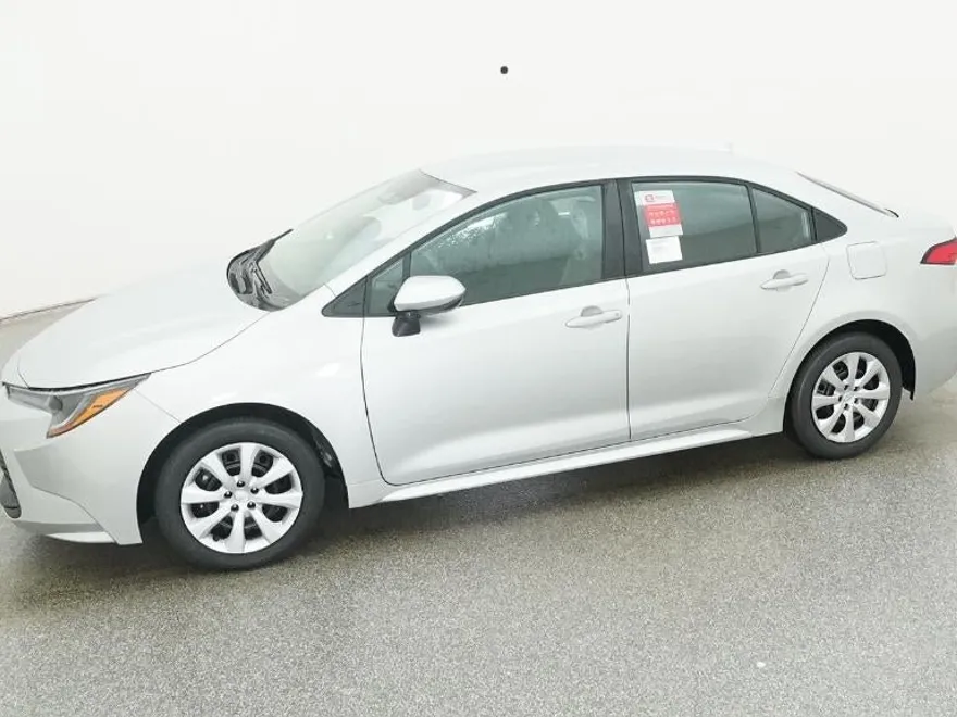 2026 Toyota Corolla LE photo 1