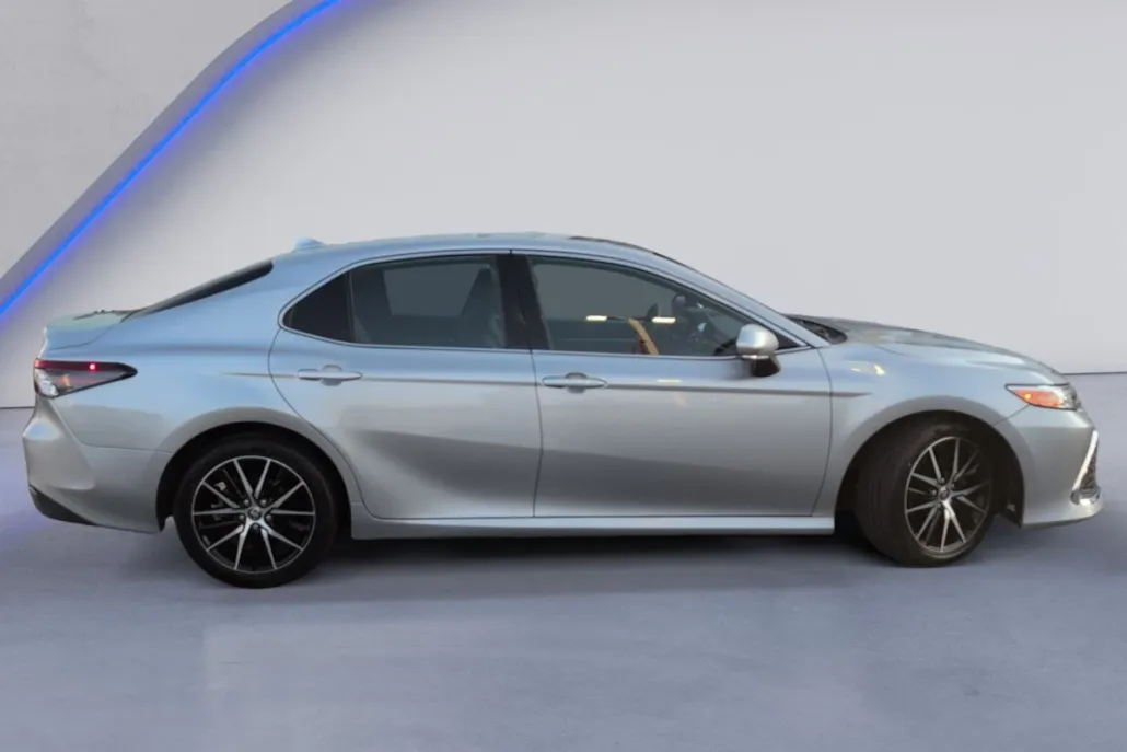 2022 Toyota Camry XLE photo 1