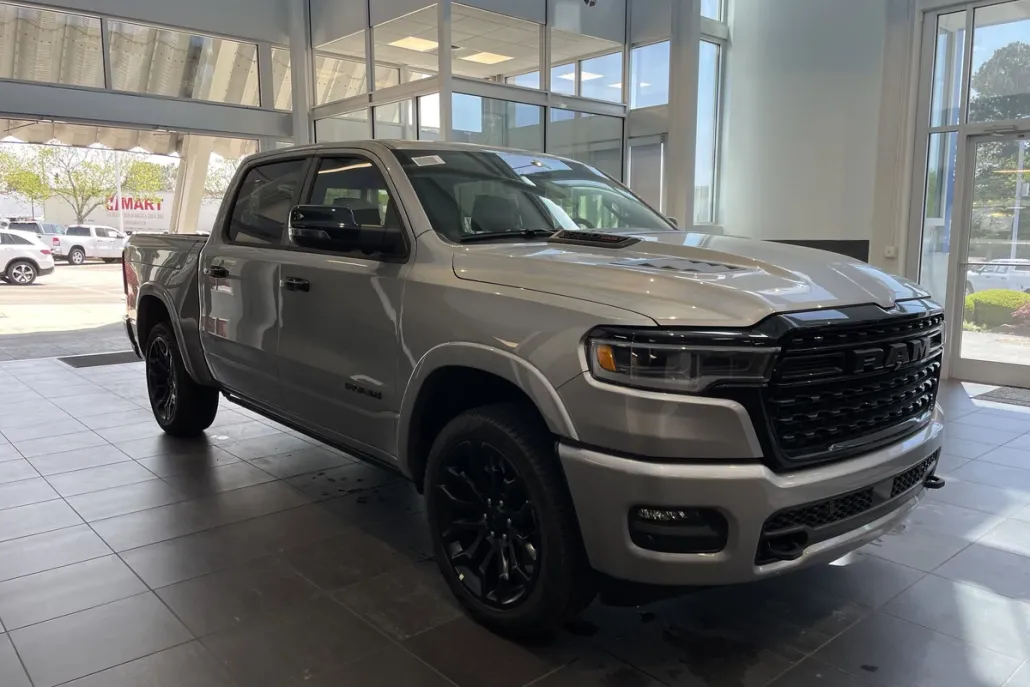 2025 Ram 1500 Limited photo 1