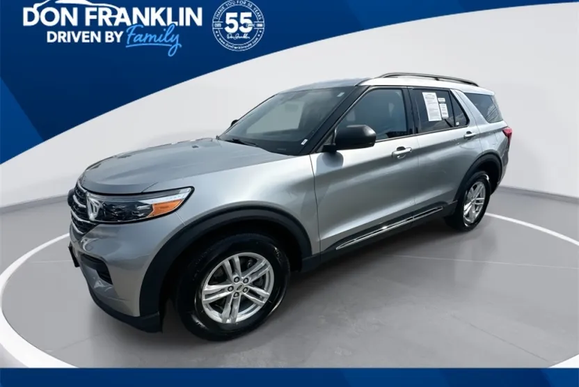 2023 Ford Explorer XLT photo 1