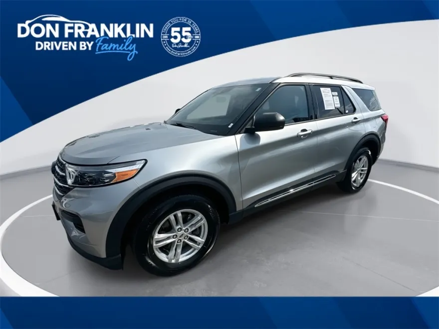 2023 Ford Explorer XLT photo 1