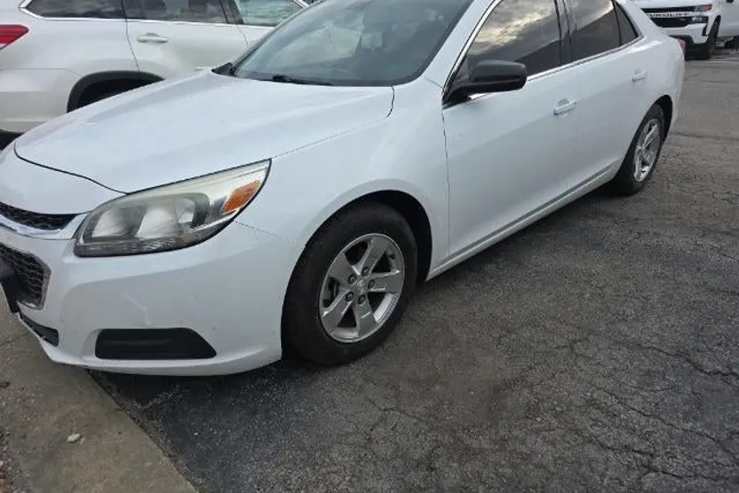 2015 Chevrolet Malibu LS photo 1
